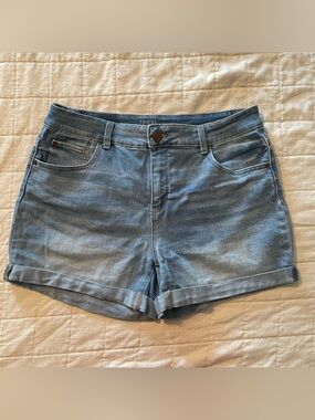Time and Tru Light Blue Denim Cuffed Women's Shorts